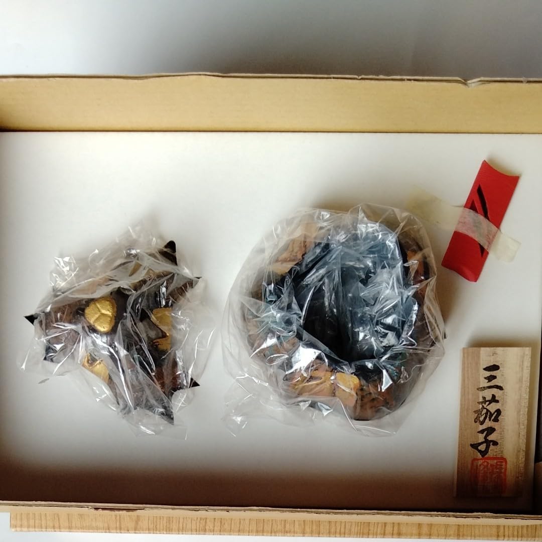 【茶道】香炉　茄子　三本足　鋳造　この形と色は素人には出せない風格ある逸品！ Amazon｜高岡銅器 香炉三茄子伝統美術工芸品 瑞峰作 三茄子 香炉